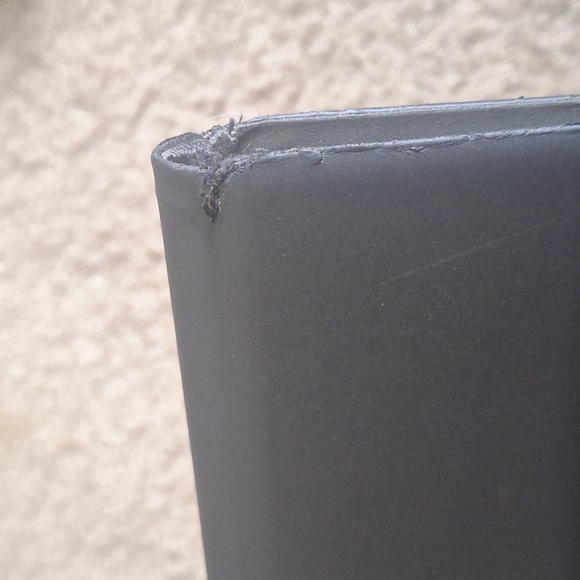 iPad Accessories Bundle -Targus Case, Roo Strap And iPad Empty Box - Picture 9 of 12